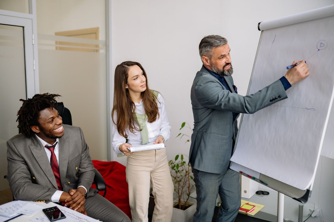 Aula di formazione con operatori di call center durante un corso